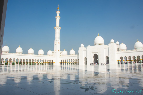 Natale al caldo fra Dubai, Abu Dhabi, Doha, Muscat